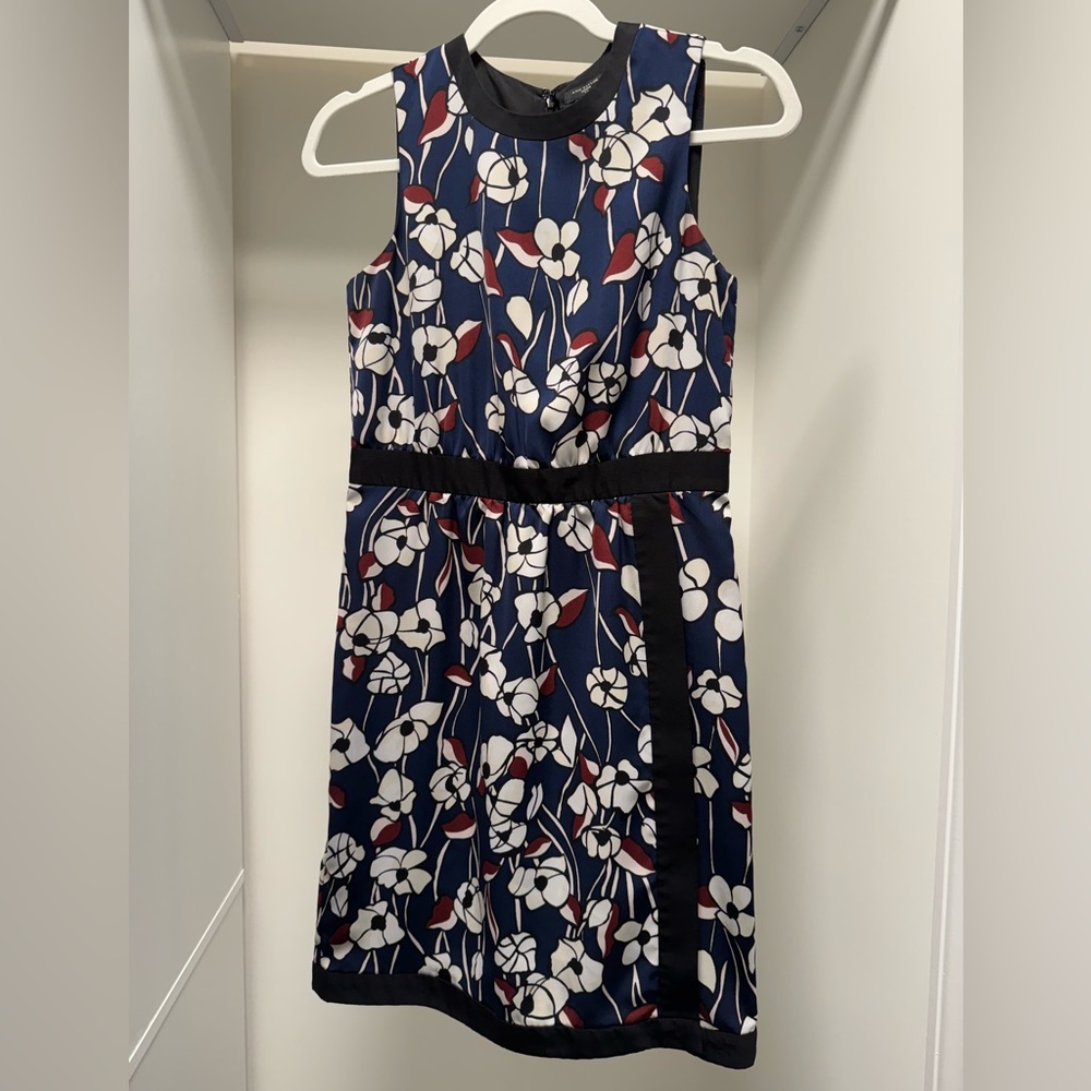 Ann Taylor 00P Navy and White Floral Midi Dress